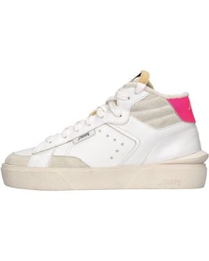 Strype Sneakers - White