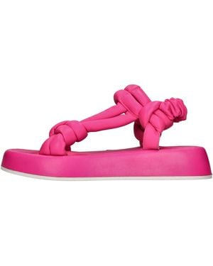 Strategia Sandals - Pink