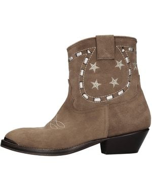 Grey Mer Boots - Brown