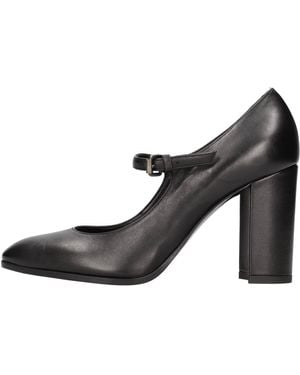 Strategia With Heel - Black