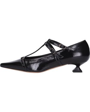 The Seller With Heel - Black