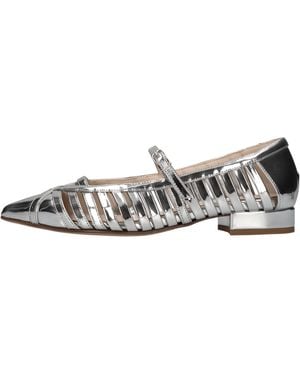 Anna F. Flat Shoes - White