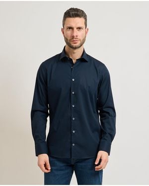 Bugatti Blaue Hemden