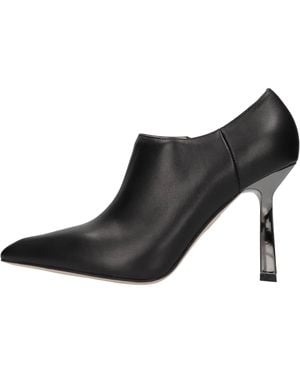 Alma En Pena. With Heel - Black