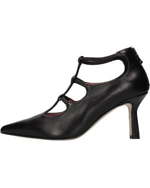 Andrea Pinto Zapatos Con Tacon Negro