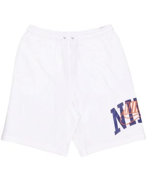 Nike Club Futura Graphic French Terry Short Trainingsbroek Voor Wit/Veiligheidsoranje