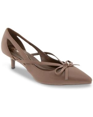 BCBGMAXAZRIA Dawny Pump - Brown
