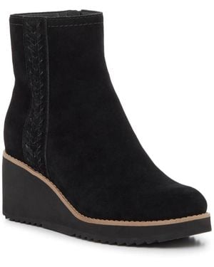 Earth Camryn Wedge Bootie - Black