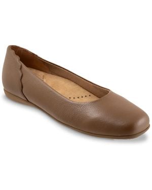 Trotters Sunny Flat - Brown