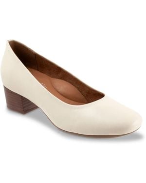 Softwalk Lynn Pump - Black