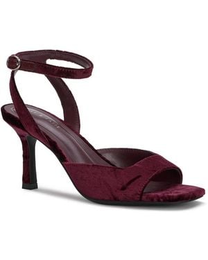 Kelly & Katie Ianna Sandal - Red