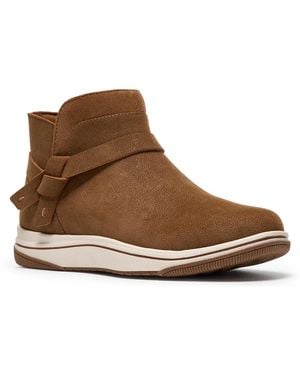Clarks Cloudsteppers Breeze Emma Bootie - Brown