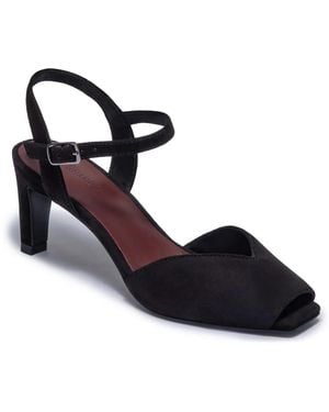 Bernardo Hartley Sandal - Black