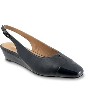 Trotters Dea Wedge Pump - Blue
