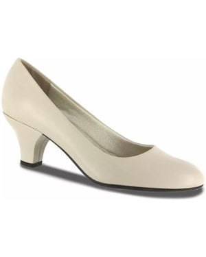 Easy Street Fabulous Pump - White