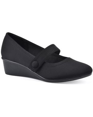 White Mountain Brightly Wedge Pump - Black