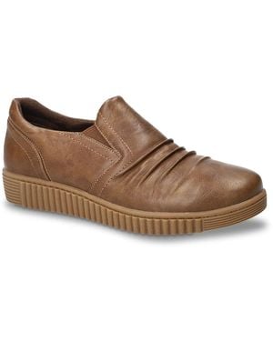 Easy Street Kipper Slipon - Brown