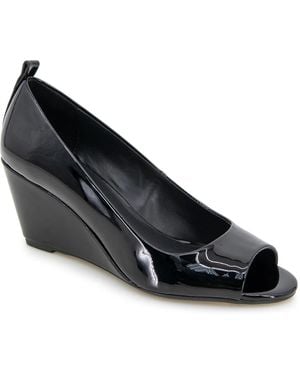 Kenneth Cole Elinor Pump - Black