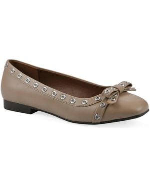 White Mountain Bodhi Flat - Brown