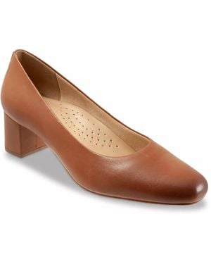 Trotters Daria Pump - Brown