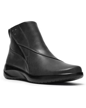 Clarks Katelyn Flow Bootie - Black