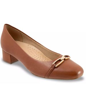 Trotters Wide Width Dakota Pump - Brown