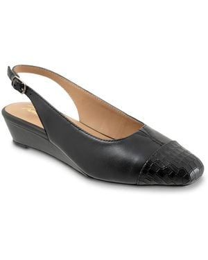 Trotters Dea Wedge Pump - Black
