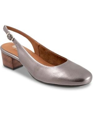Softwalk Largo Pump - Brown