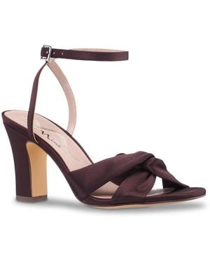 Nina Aren Sandal - Black