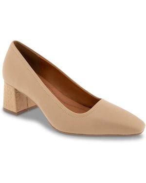 Andre Assous Amelia Pump - Natural