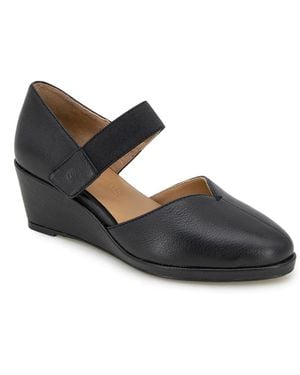 Gentle Souls Rosemary Wedge Pump - Black