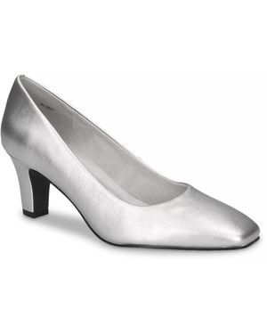 Easy Street Poet Pump - White