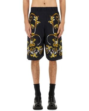 Versace Jeans Couture Shorts With Baroque Outline Print - Black