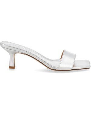 Aeyde Laminated Nappa Leather Cross Breed Lamb Leather Sandals - White