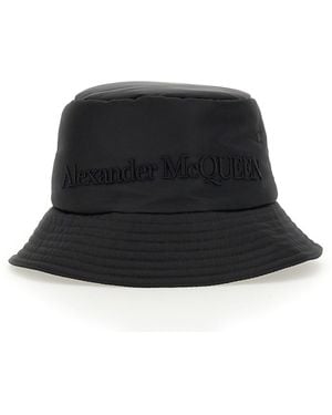 McQueen CAPPELLO BUCKET CON LOGO RICAMATO - Nero