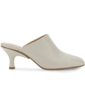 Tod's Elegant Leather Sandals For - White
