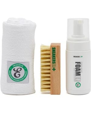 E by END. Trainers Er Travel Kit - White