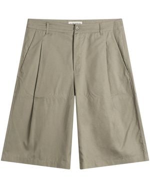 A Kind Of Guise Juno Pleated Shorts - Natural