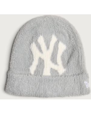 KTZ New York Yankees Fluffy Mohair Beanie Hat - White