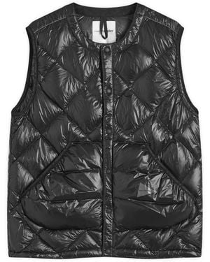 and wander Diamond Stitch Down Vest - Black