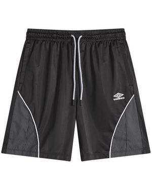 Umbro Panelled Short - Black