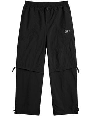 Umbro Zip Off Loose Fit Trousers - Black