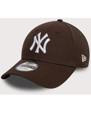KTZ New York Yankees League Essential 9Forty Cap - Brown