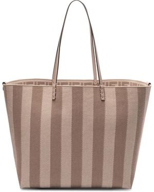 トートバッグ FENDI Embroidered Straw Large Roll Shopping Bag Fendi Embroidered Straw Large Roll Shopping Bag in Brown | Lyst