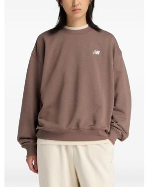 New Balance Essentials Logo Crew Jumper - Brown