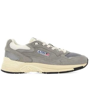 Autry Trainers - White