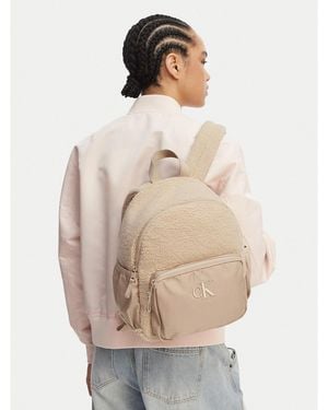 Calvin Klein Rucksack Teddy Medium Backpack Iu0Iu00650 - Natur