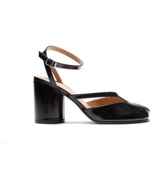 Maison Margiela Margiela Brushed Leather Tabi Sandal Pump H80 - Black