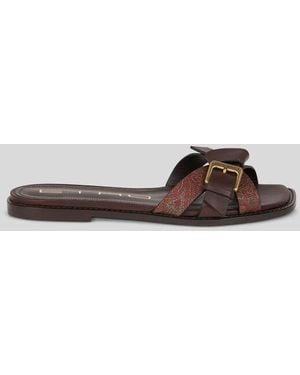 【送料&関税込】Etro Chalk Leather Crown Me Slippers Etro Chalk Leather Crown Me Slippers | italist