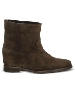 Julie Dee Leather Boots - Brown